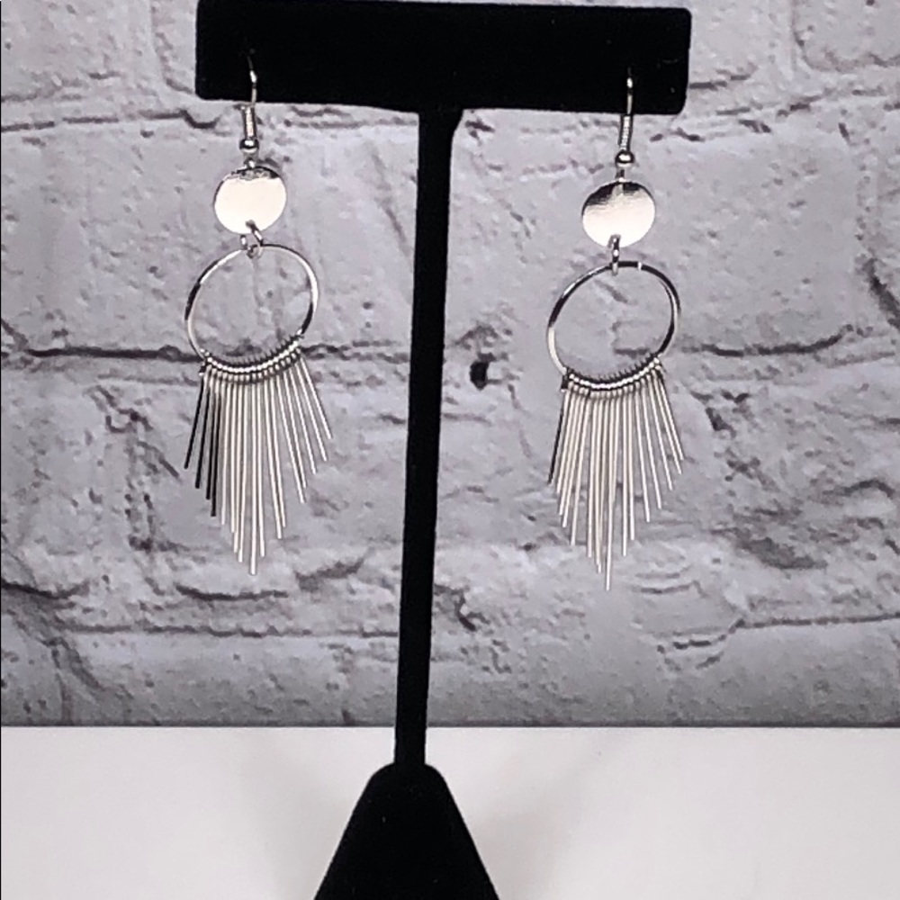 Silver tone metal Dangle Earrings. 3โ long New! - Picture 2 of 3